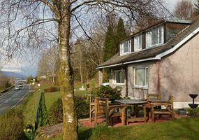 Minaig bed and breakfast offers a warm welcome and a comfortable room for your stay in Fort William. Our family home is a 15 minute stroll to the t...