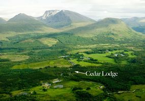 Fort William Spring Let / Serviced monthly let - AVAILABLE APRIL 2018 !This 2-bedroomed property would suit one or two professional persons working...