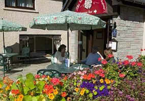 The Stronlossit Inn is located in an area of outstanding natural beauty. Centrally located in the highlands and an easy drive to the main visitor a...