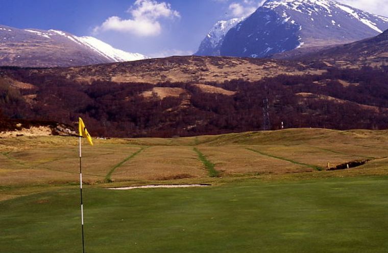 Feature 18th green fort william