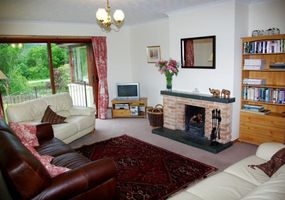 Maybank holiday home is set on the Caledonian Canal with stunning views for Ben Nevis and the boats sailing the Canal. Sleeping 8, Maybank is excel...