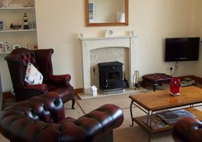 Luxury lochside holiday home just 30 metres from the shore of Loch Linnhe and set in its own ten acres of croft ground, the property has been compl...