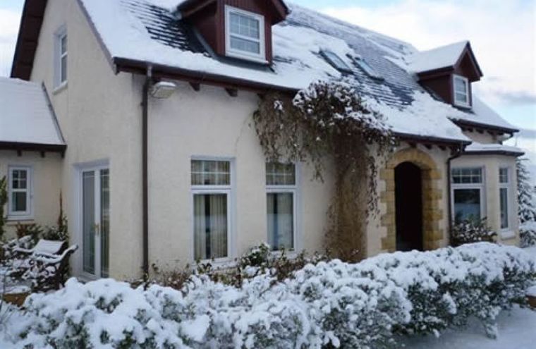Feature dalcirag house in winter