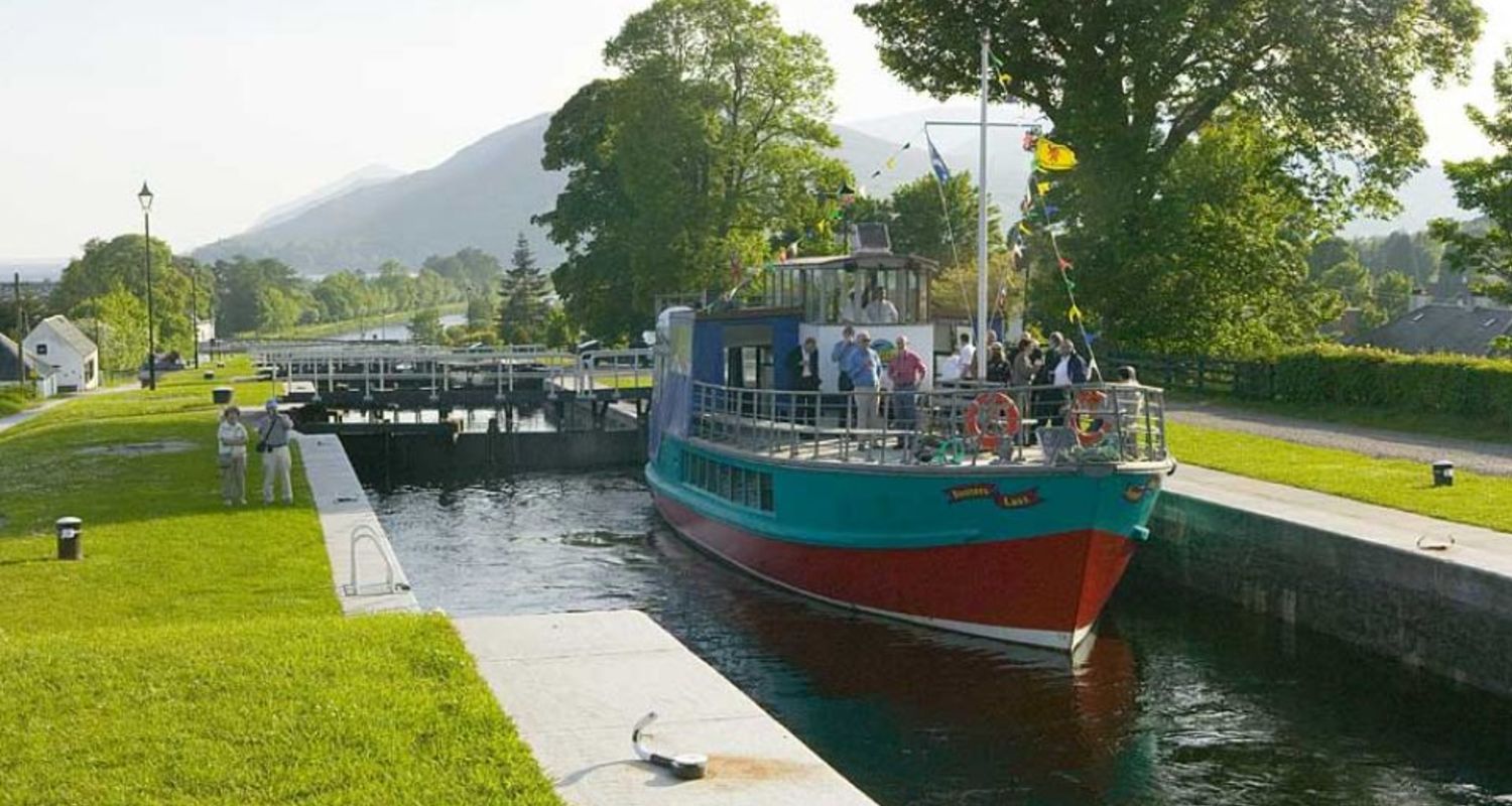 A Cruise on the Caledonian Canal