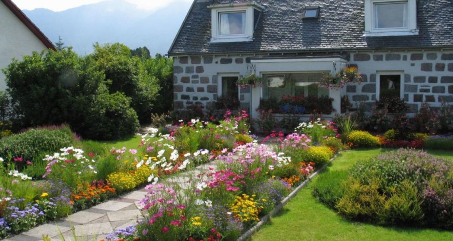 A pretty Glencoe cottage