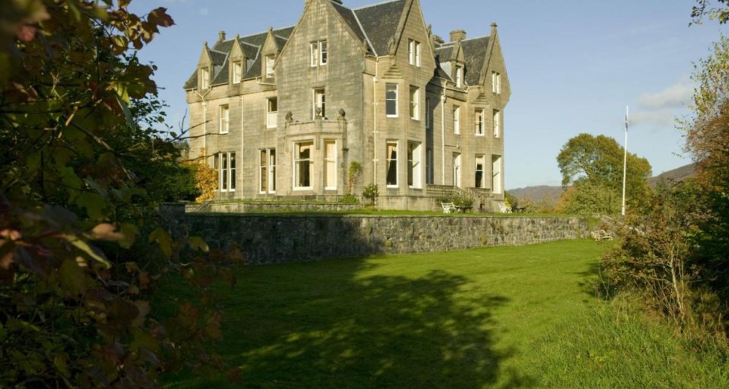 Glengarry Castle Hotel