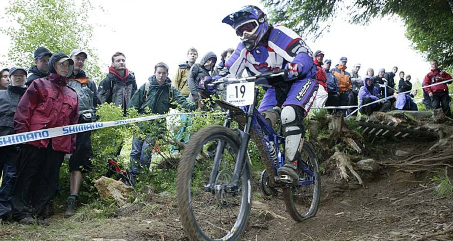UCI Downhill competitor