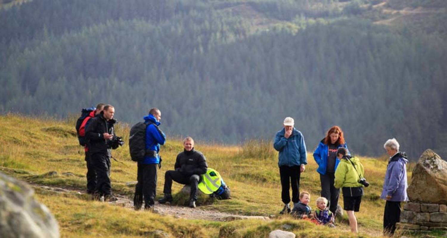 Walkers relaxing in Glen Nevis