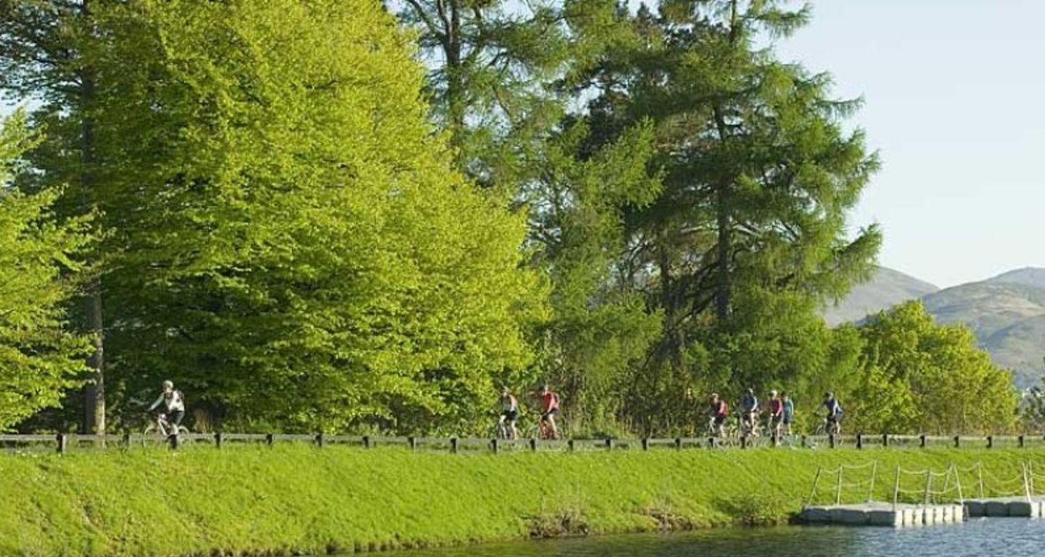 Cycle along the Canal bank
