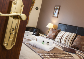 Torlundy House is a family run Guest House located in the rural settlement of Torlundy some 3 miles (5 kilometers) from Fort William in the Highlan...